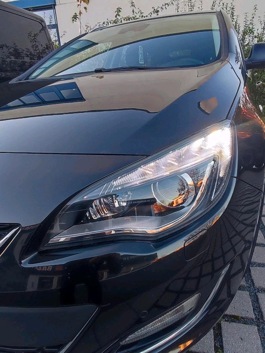 Opel Astra 2014 — engine 165 HP (121kW)