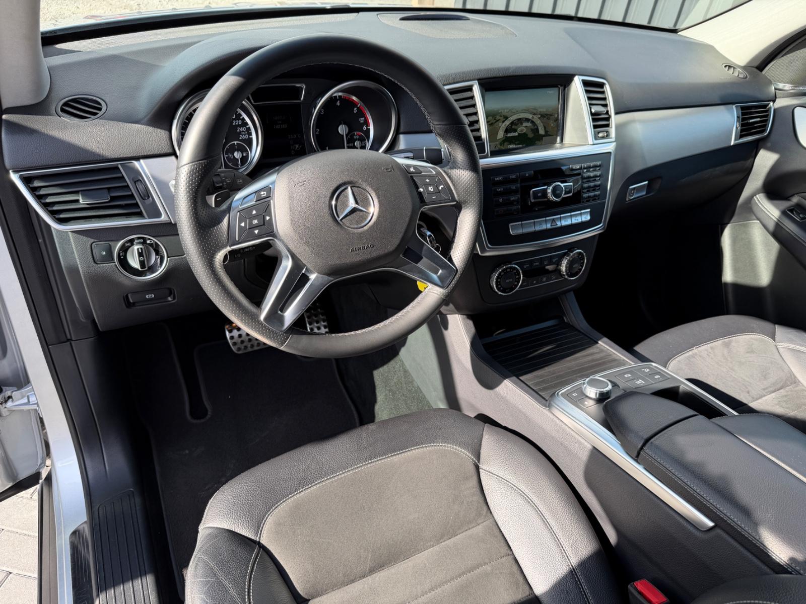 Mercedes-Benz ML 350 BlueTec 4M*7G*COMAND*AIRMATIC*H&K*AHK*