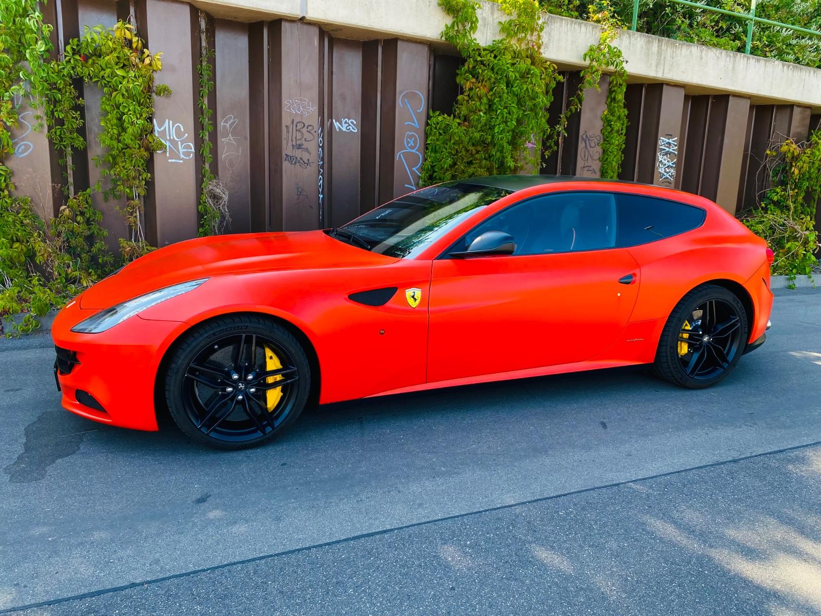 Ferrari FF 6,3 V12 / Lack Rosso Dino Opaco ab Werk !!!!