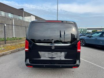 Mercedes V 220 - 4