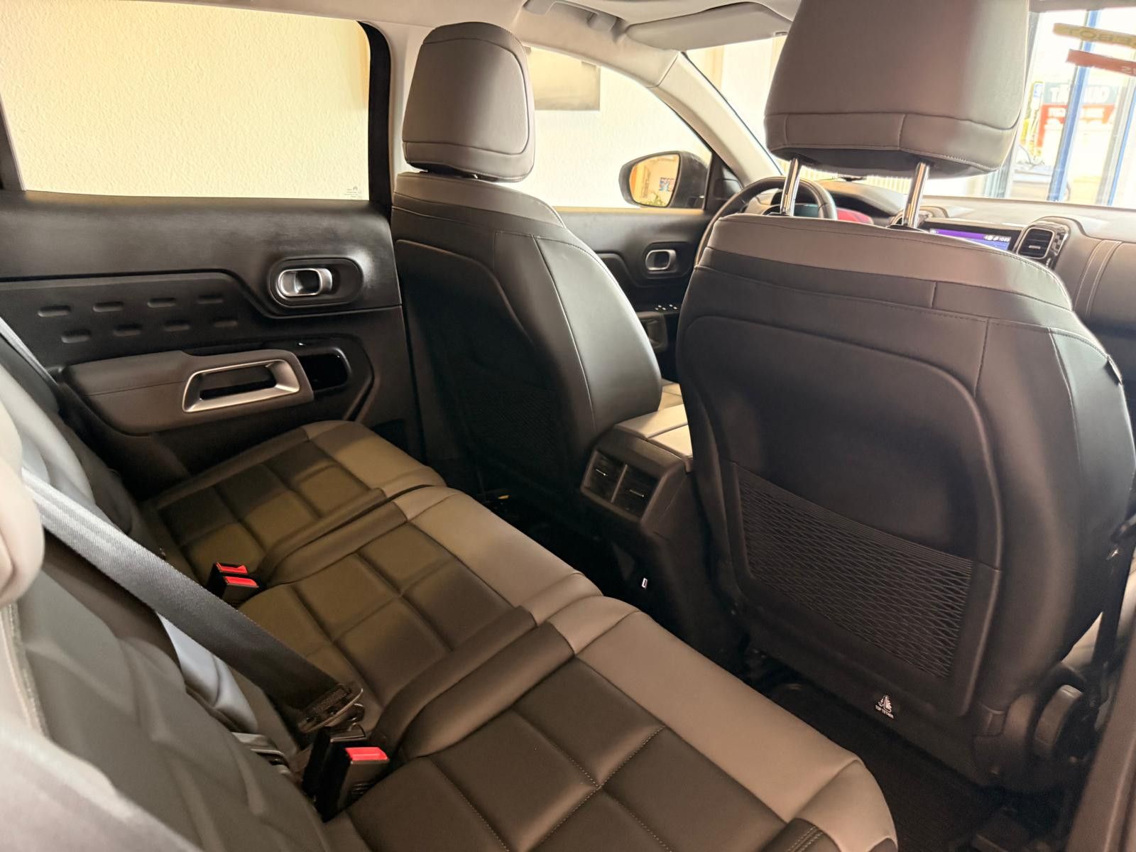 Fahrzeugabbildung Citroën C5 Aircross Hybrid/PANORAMA/LEDER/NAVI/KAMERA
