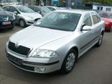 Skoda Octavia 1.6 Ambiente*5Gang*Klima*PDC*Euro4*Top* - Skoda Octavia mit Benzin-Antrieb: Limousine, 1.6