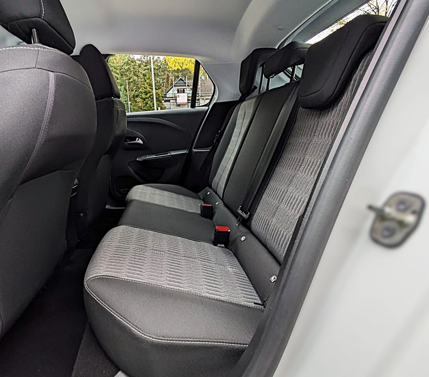 Fahrzeugabbildung Opel Corsa F 1.5D ACC NAVI SITZ+LENKR.HZG LED CARPLAY