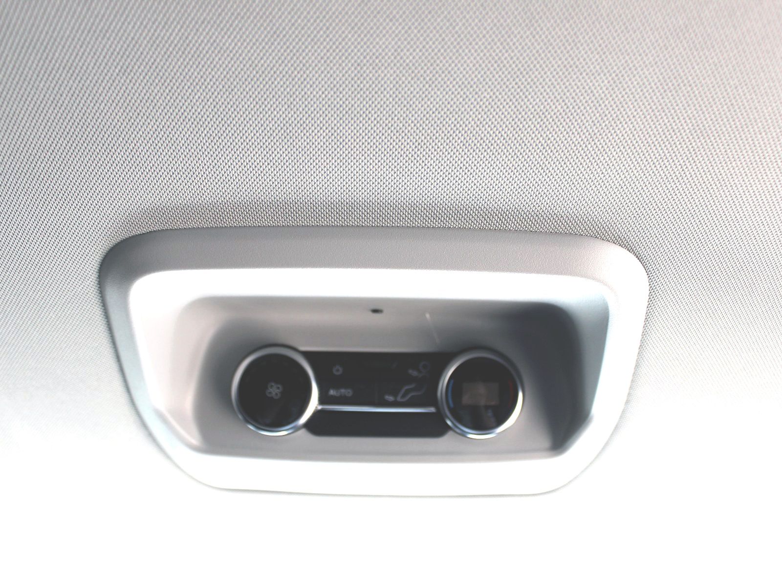 Fahrzeugabbildung Ford Tourneo Custom 320 L1 Tourneo Active FWD Bus