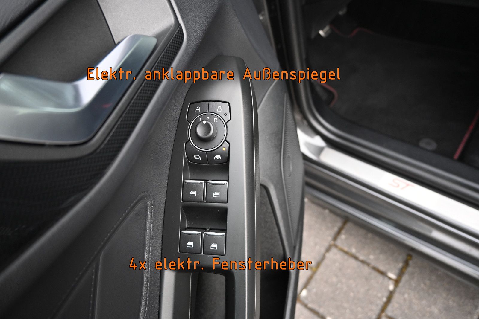 Fahrzeugabbildung Ford Focus 1.5D ST-Line X °ACC°B&O°HUD°PANO°STANDHEIZ