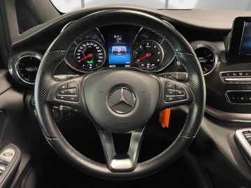 Mercedes V 220 - 7