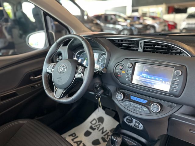 Toyota Yaris  Hybrid Team D