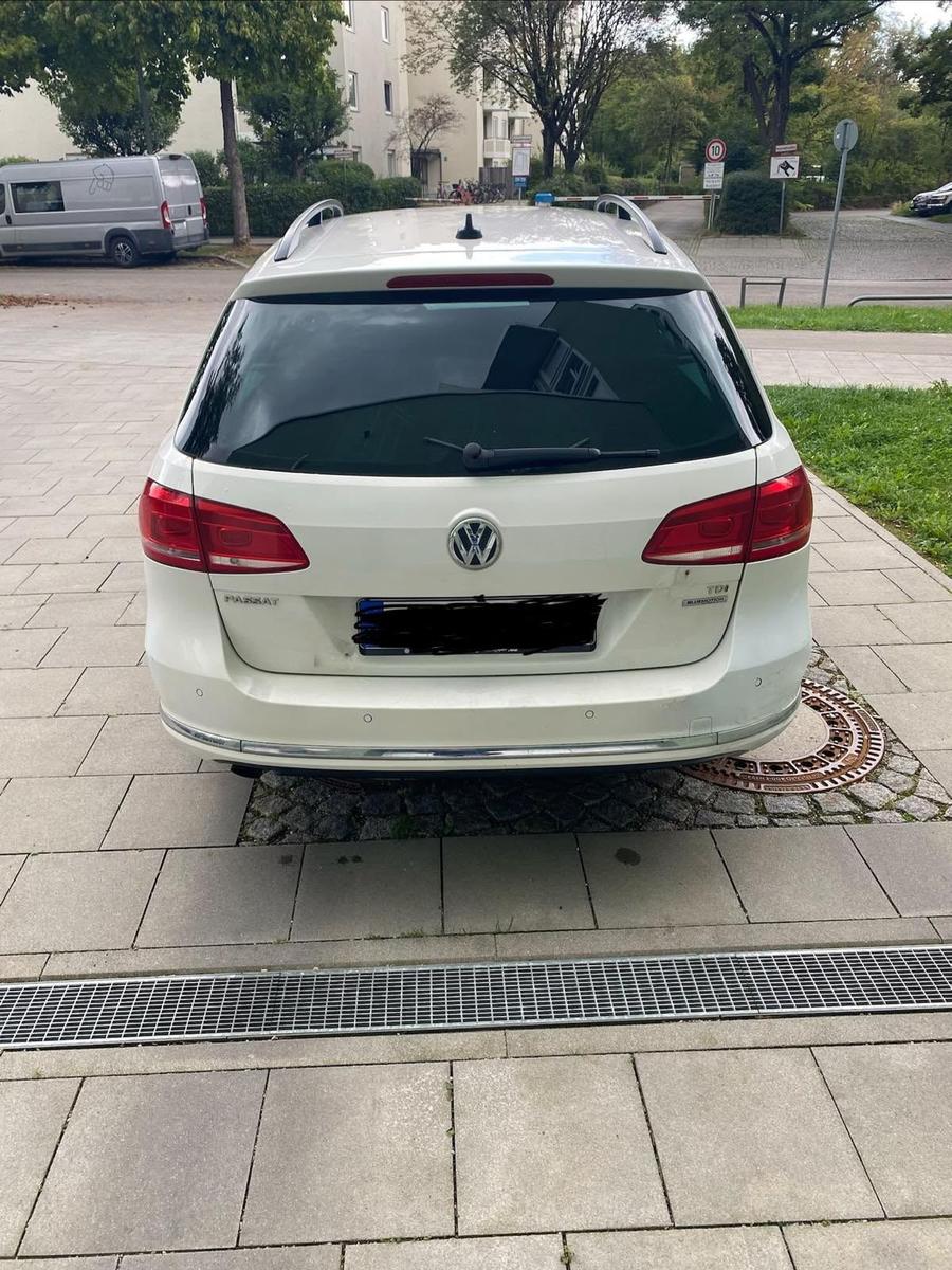 Volkswagen Passat 2012 — engine 105 HP (77kW)