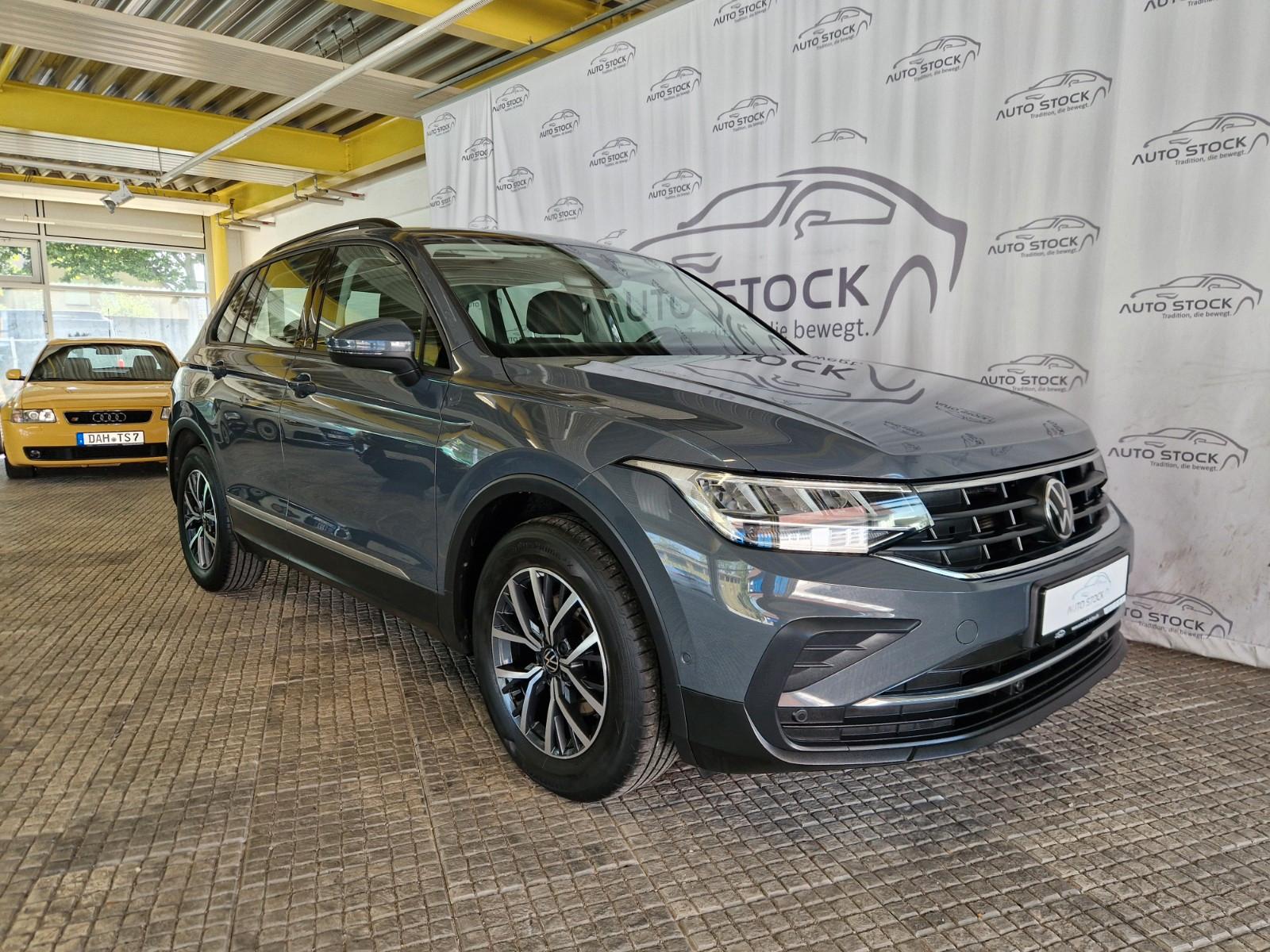 Volkswagen Tiguan 2.0 TDI Life LED PDC Navi SH Con Pano AHK