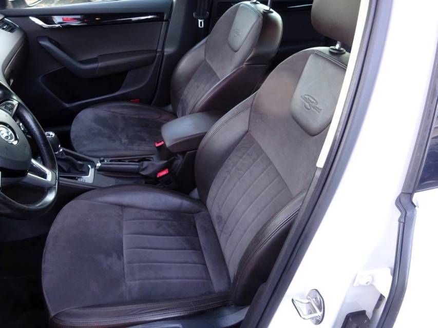 Fahrzeugabbildung SKODA Octavia 1,8 TSI 4*4 DSG    L&K  Standheizung