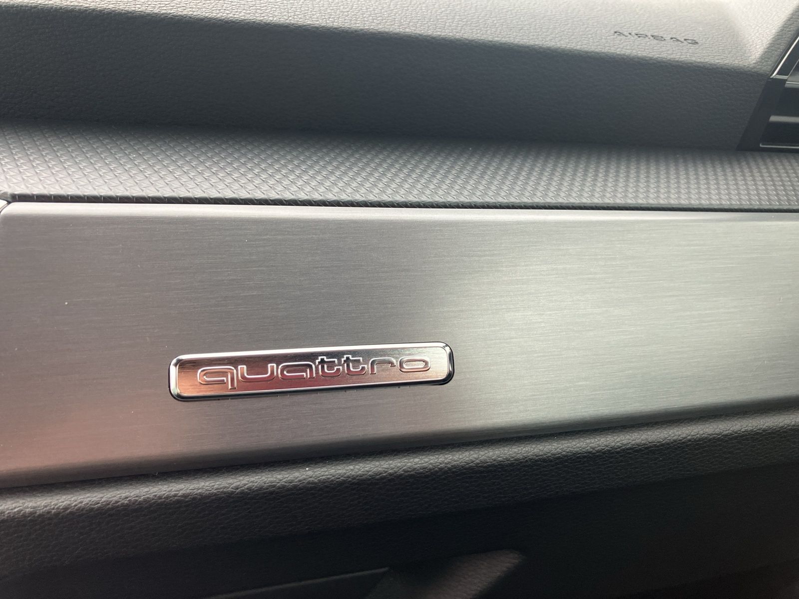 Fahrzeugabbildung Audi Q3 Sportback 45 TFSI quattro S line LED virtual