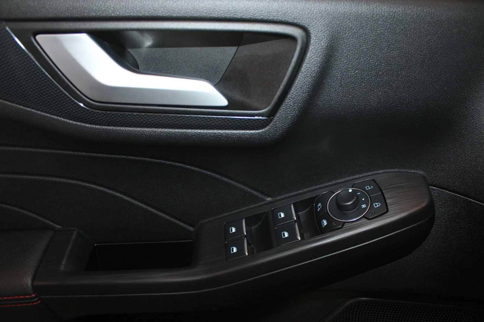 Fahrzeugabbildung Ford Kuga ST-Line X LED B&O HUD ACC WinterPaket uvm.