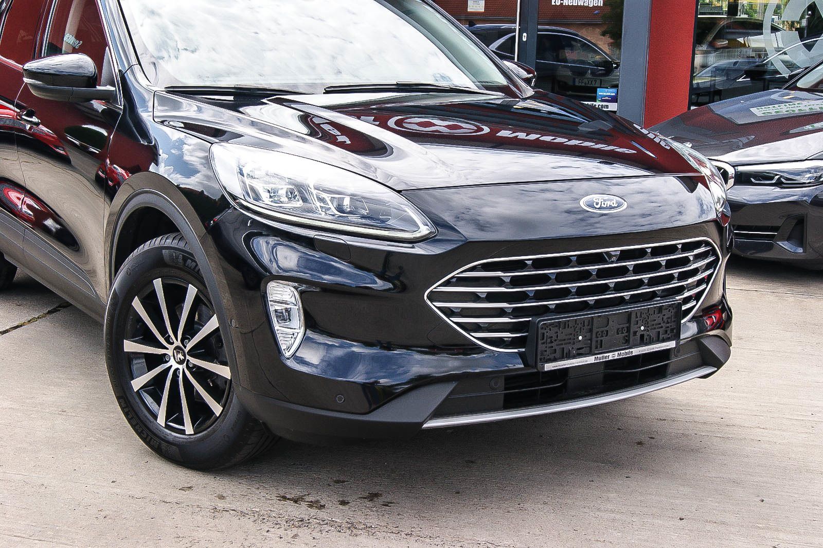 Fahrzeugabbildung Ford Kuga 1.5i Titanium X PARKASSYST KAMERA ACC LED