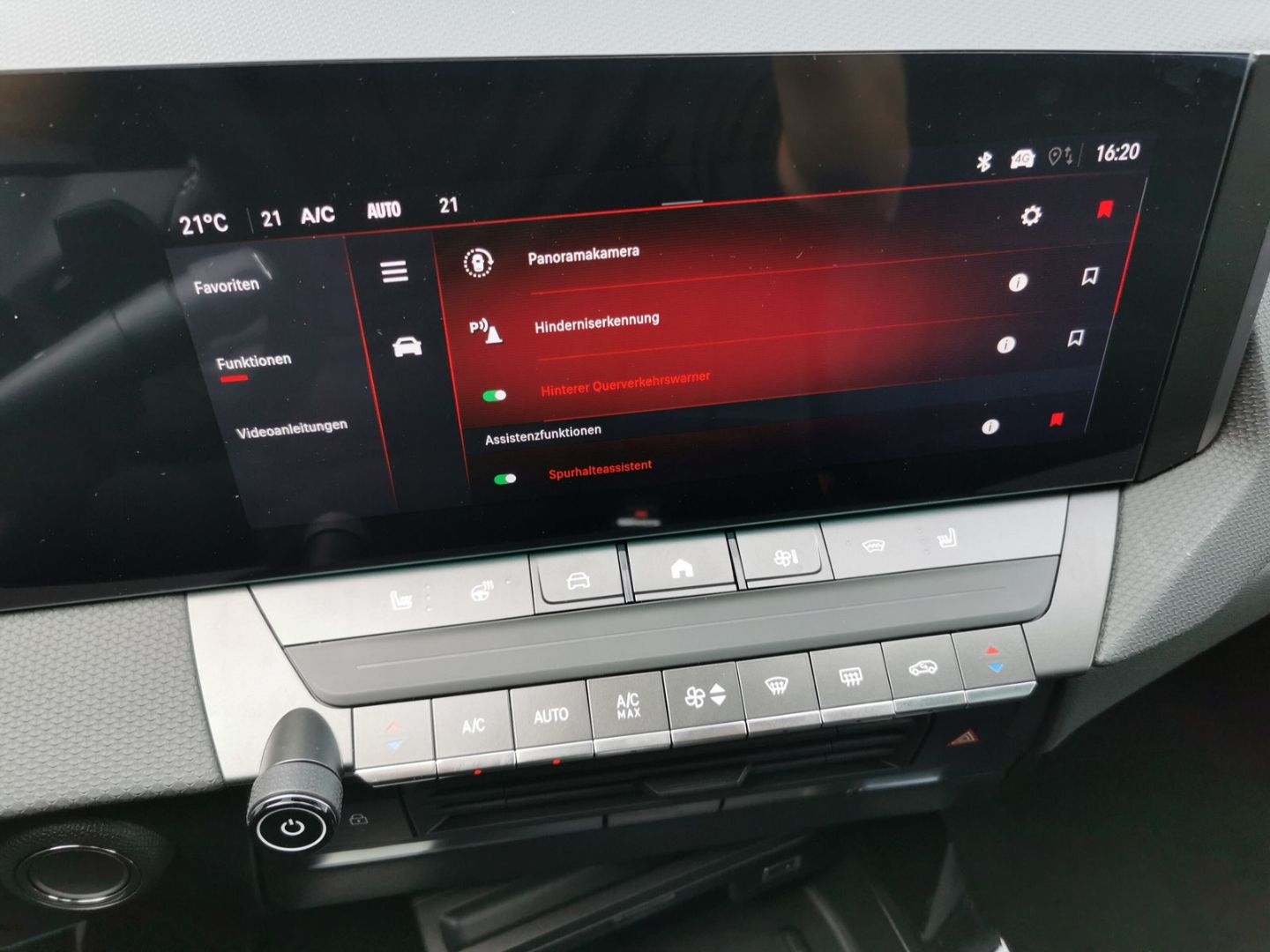 Fahrzeugabbildung Opel Astra Ultimate HUD Panorama Navi Memory Sitz SHZ