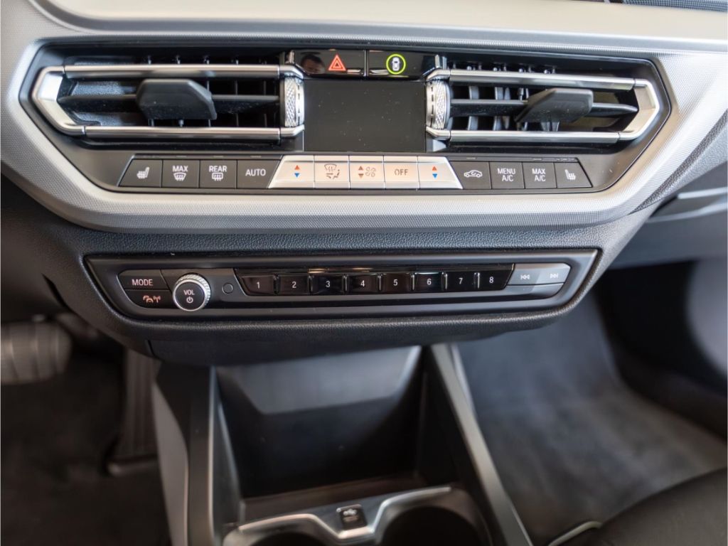 BMW 118 i Aut. Advantage Navi e-Heckkl. DigiCockpit  foto 16