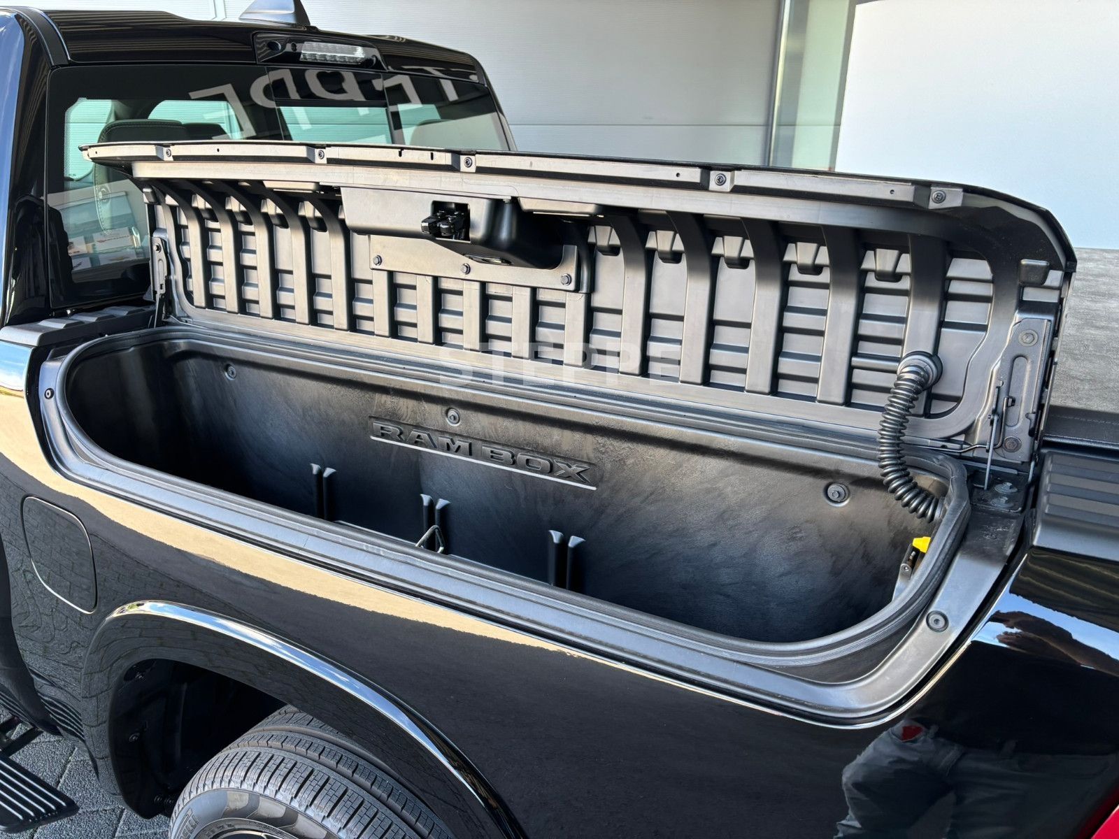 Dodge 2026 RAM 1500 Limited Night 5,7LV8 MultiTailgate