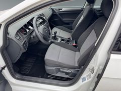 Fahrzeugabbildung Volkswagen Golf VII Lim. Trendline BMT Klima Einparkhilfe