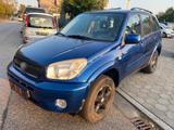 Toyota RAV 4 2.0 4x4 Klimaautomatik - gebrauchte Toyota RAV 4 aus dem Jahr 2004