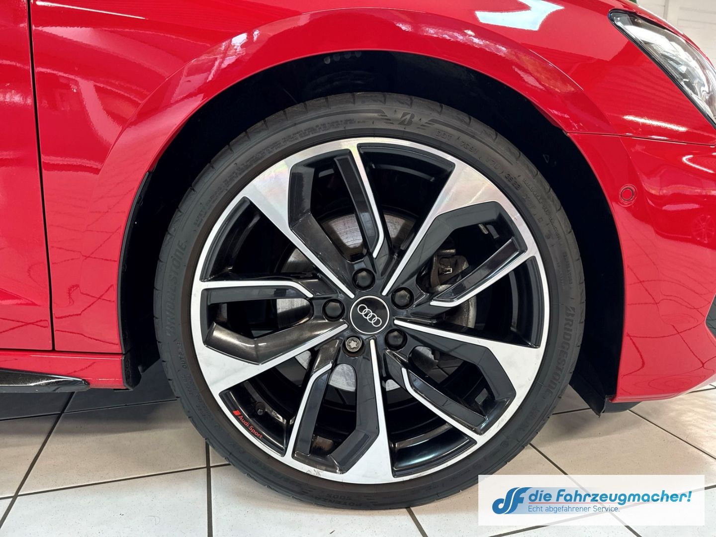 Fahrzeugabbildung Audi A3 Sportback 40 TFSI quattro S line El. Panodach