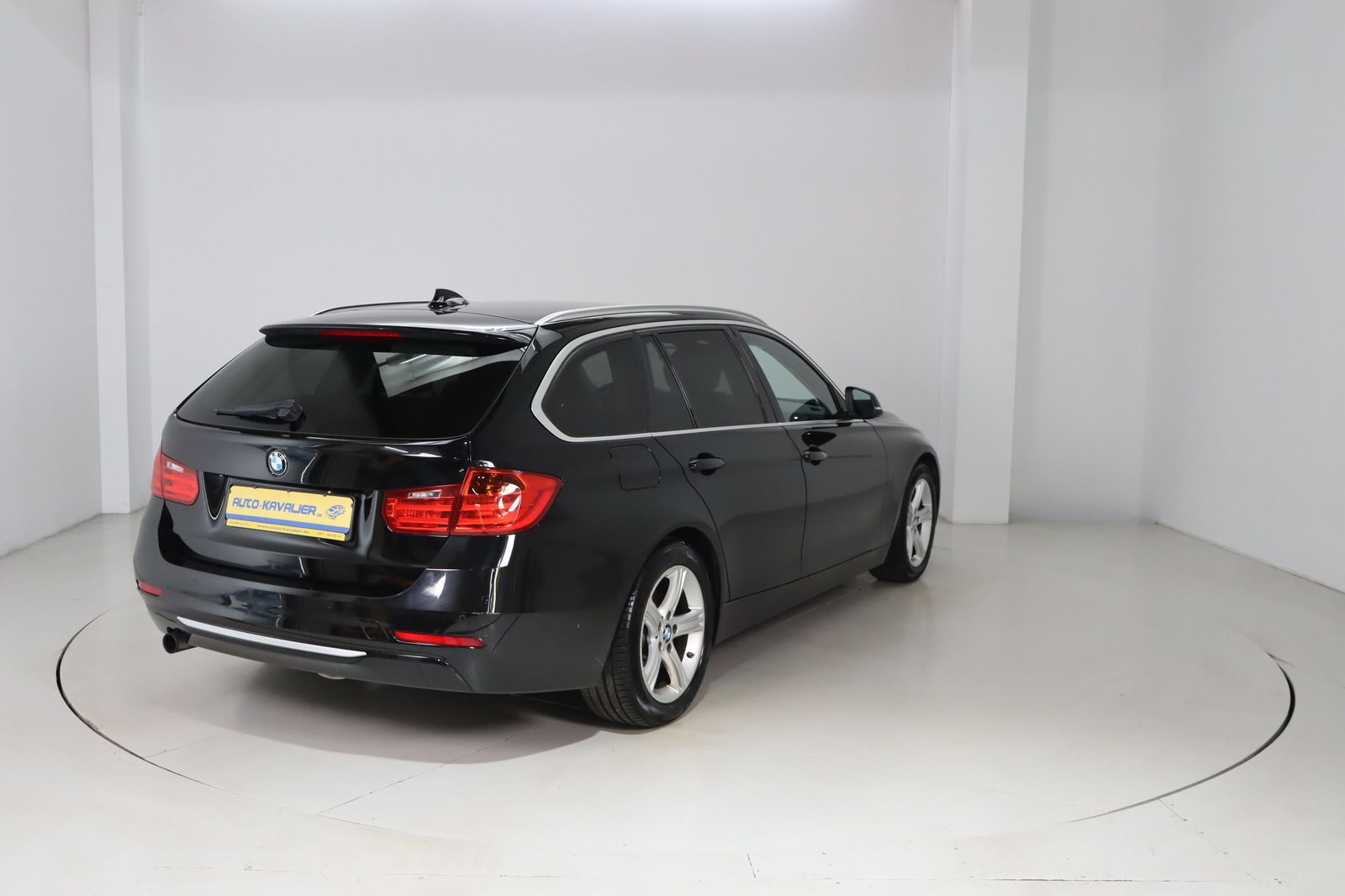 Fahrzeugabbildung BMW 316 i Modern Line * Bi-Xenon * Navi