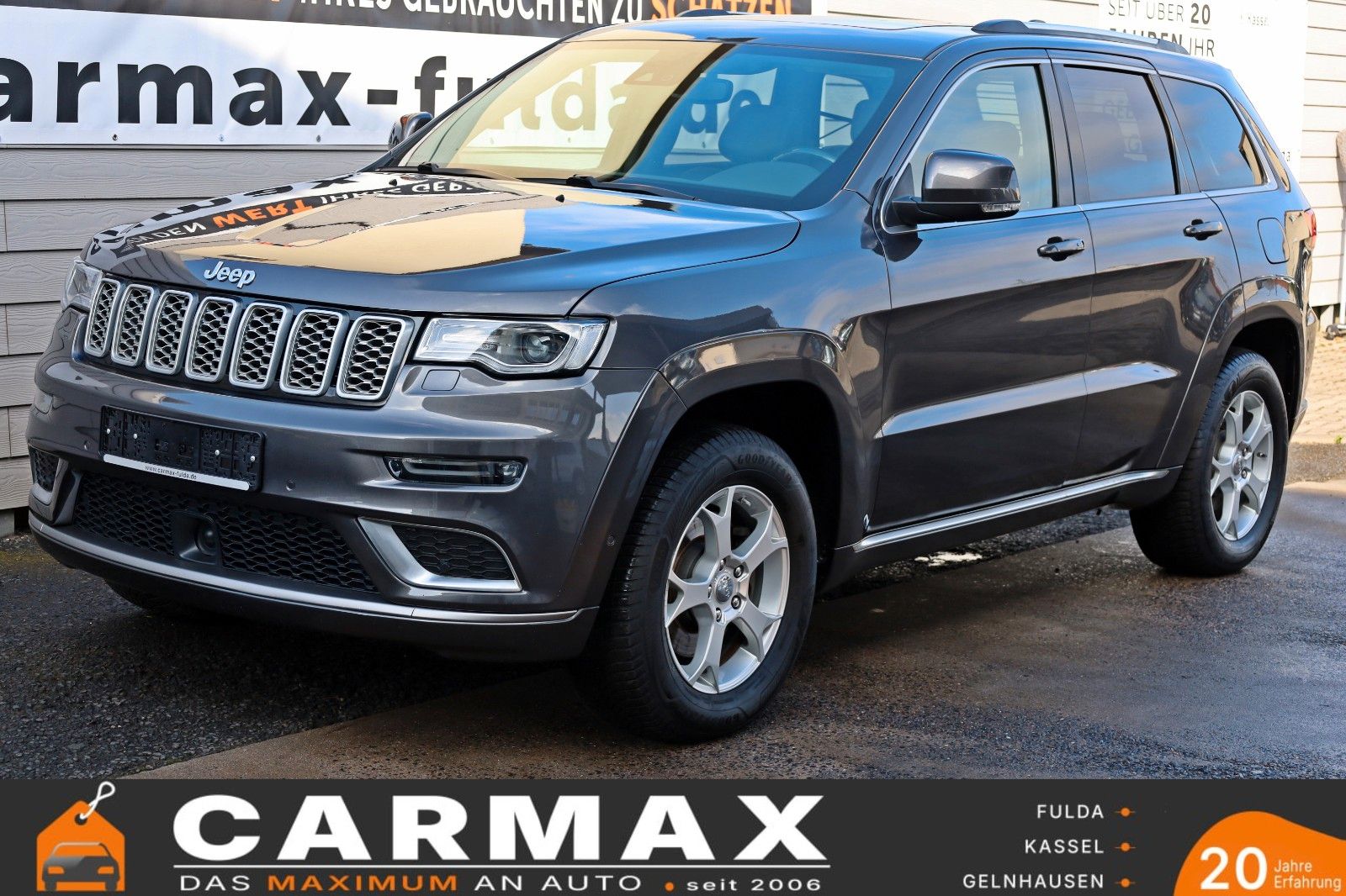 Fahrzeugabbildung Jeep Grand Cherokee 3.0CRD Summit Leder,Navi,Panorama