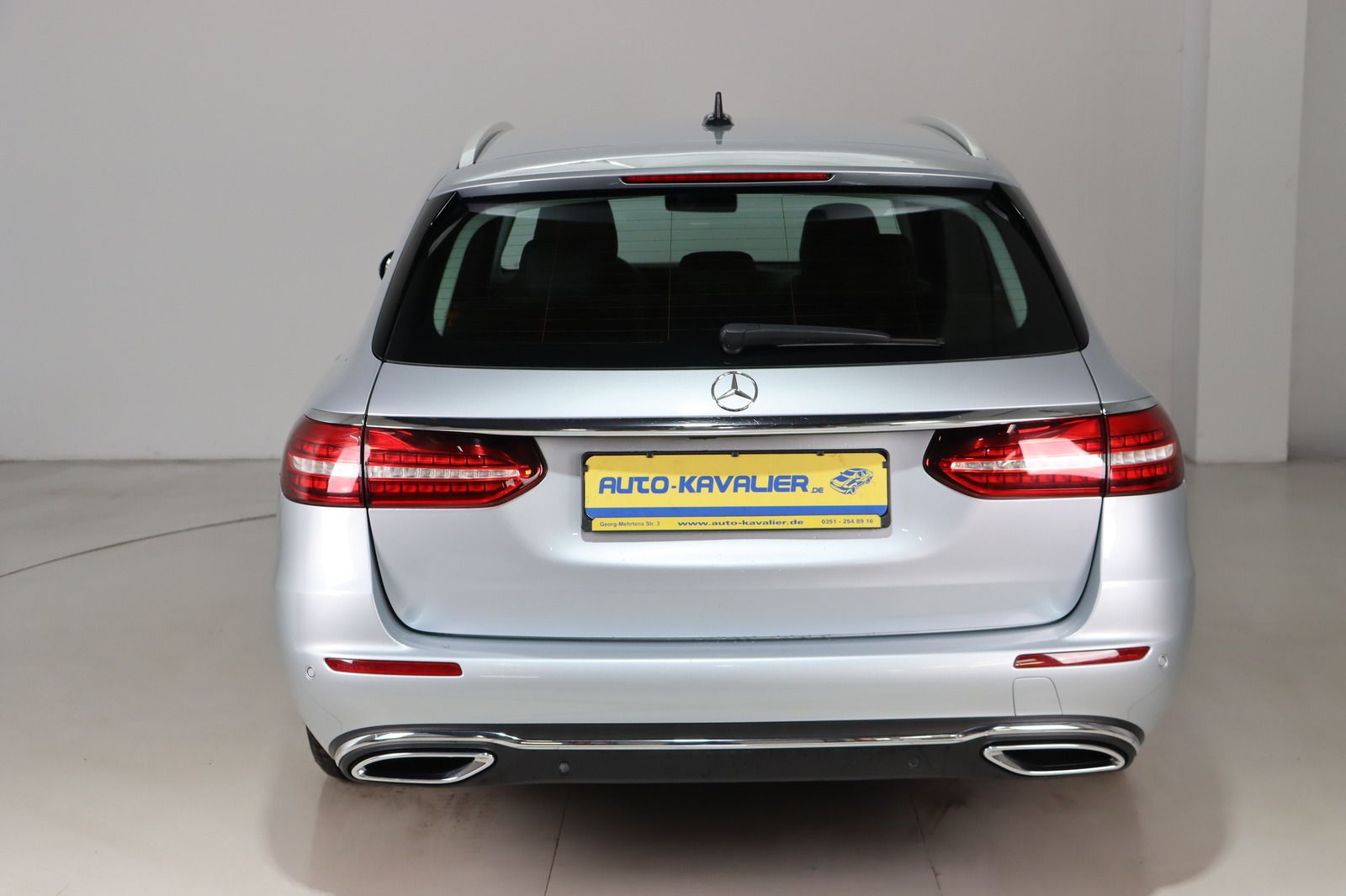 Fahrzeugabbildung Mercedes-Benz E 220 T d  * LED * DAB * Widescreen
