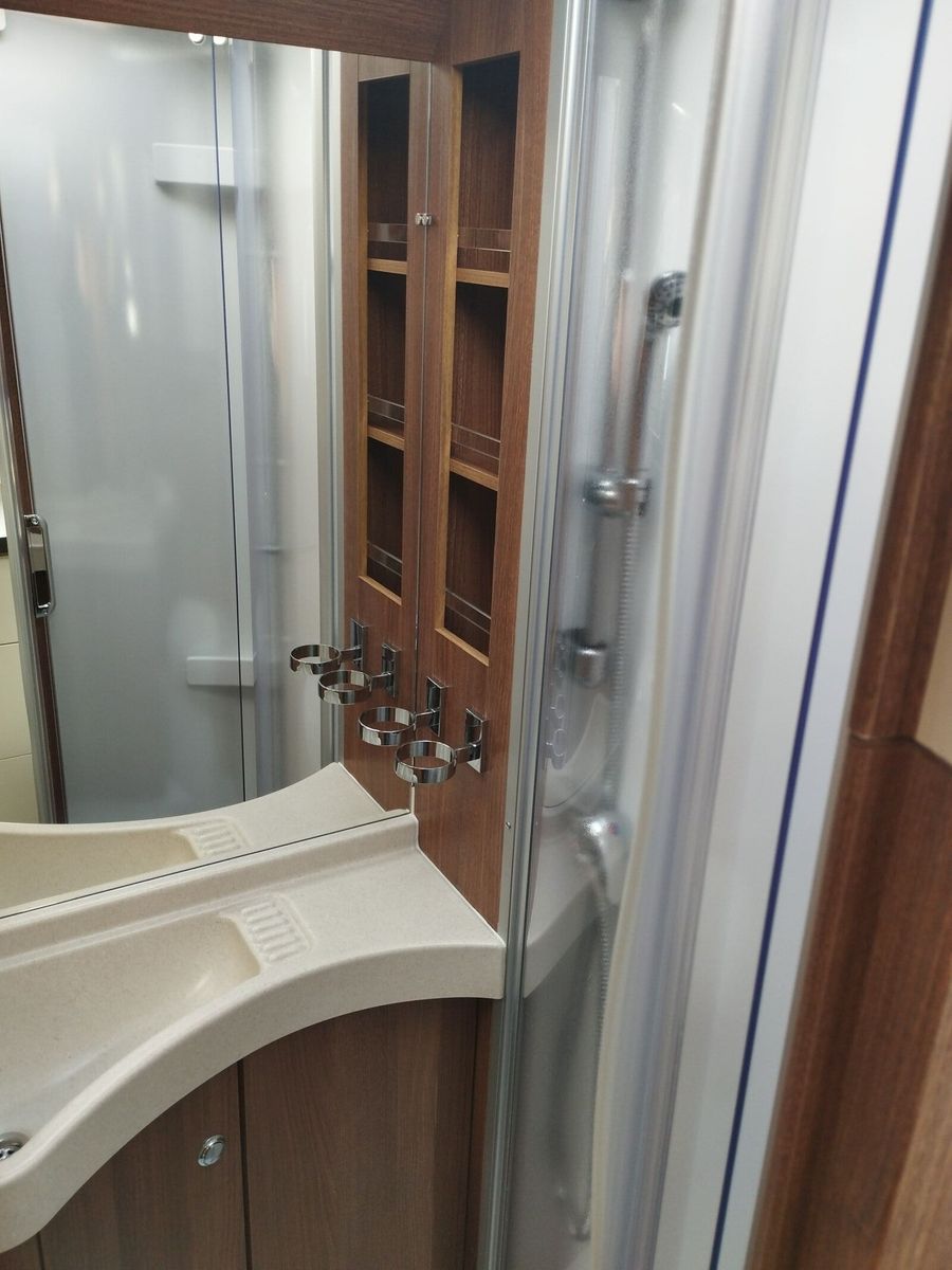 Fahrzeugabbildung Carthago c-compactline I 138 DB Fiat, Navi, Chassis-Plus