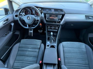 Volkswagen Touran - 12