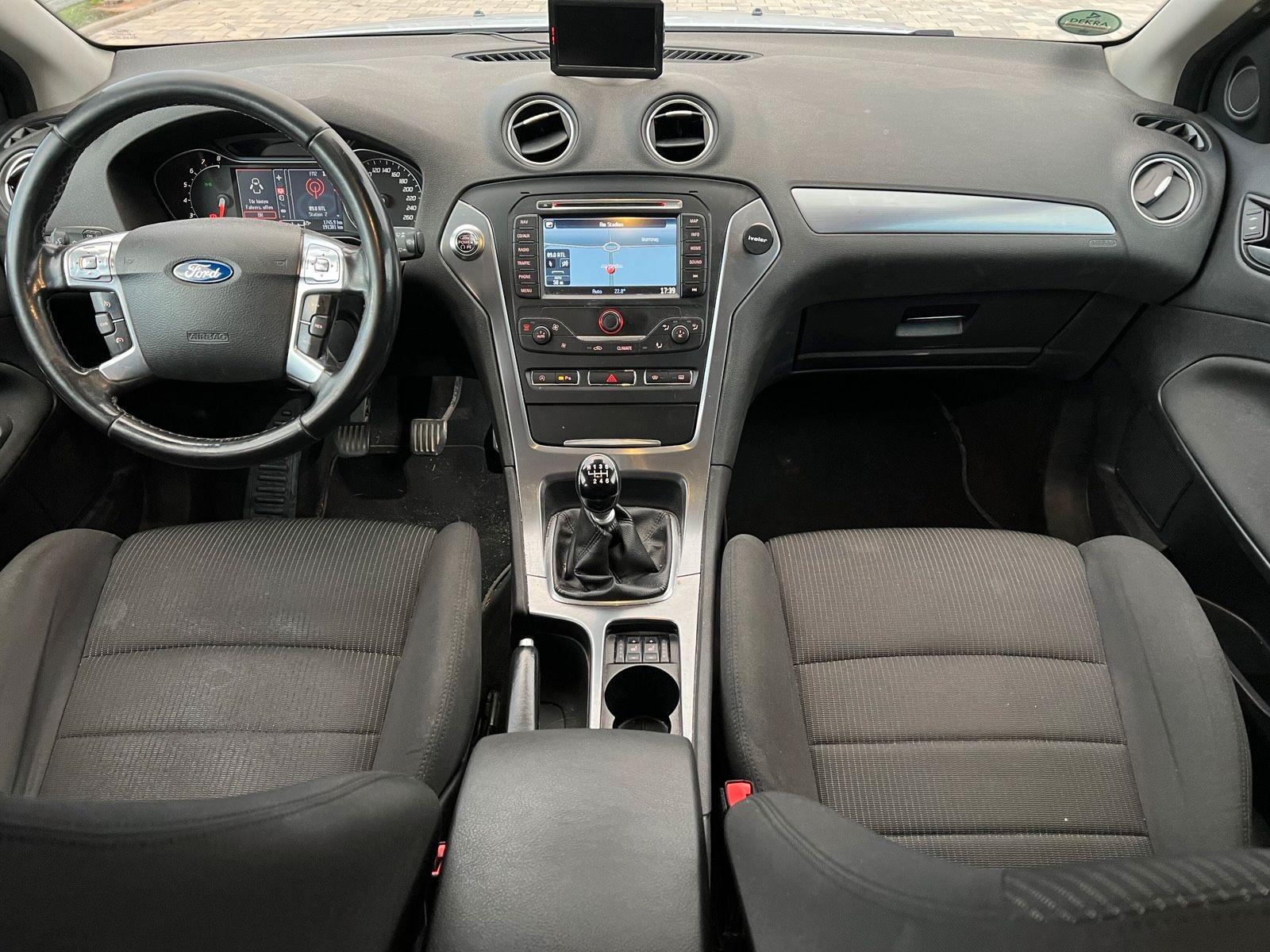 Ford Mondeo 2014 — photo 11