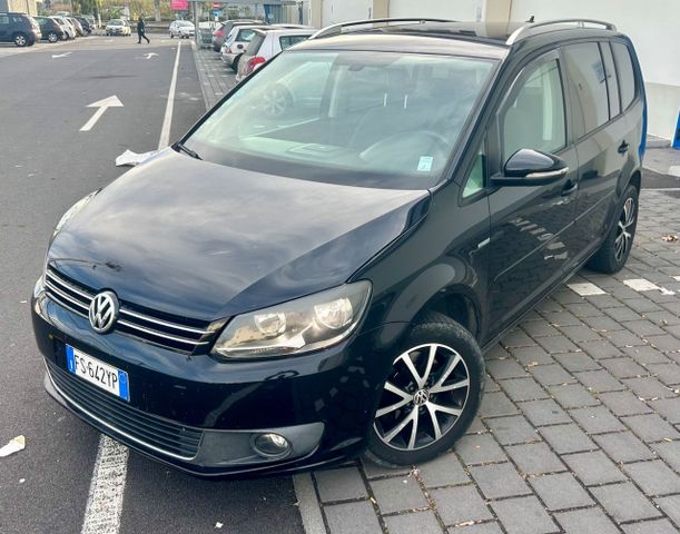 Volkswagen Touran 2.0 TDI 140 CV Highline 7 post