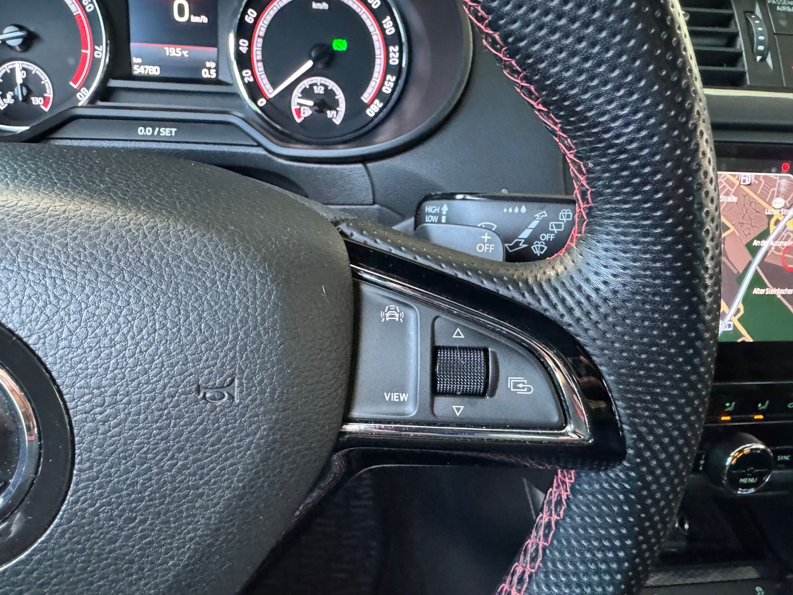 Fahrzeugabbildung SKODA Octavia Combi RS 245 LED NAVI ALU
