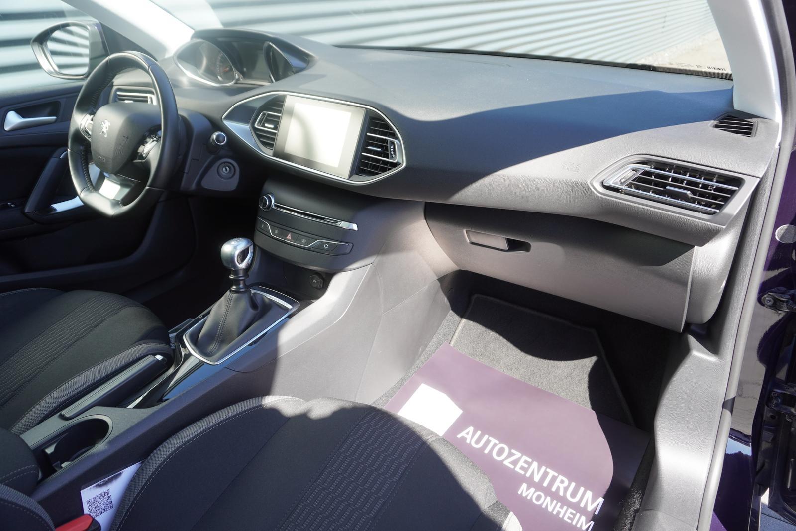Peugeot 308 PURETECH STYLE|PANORAMA|KAMERA|TEMPOMAT|NAVI