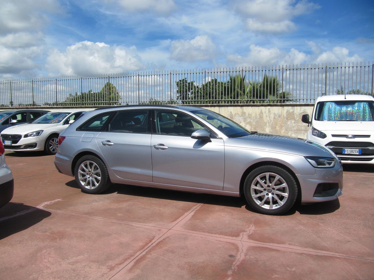 Audi A4 Avant 40 TDI quattro S tronic Business
