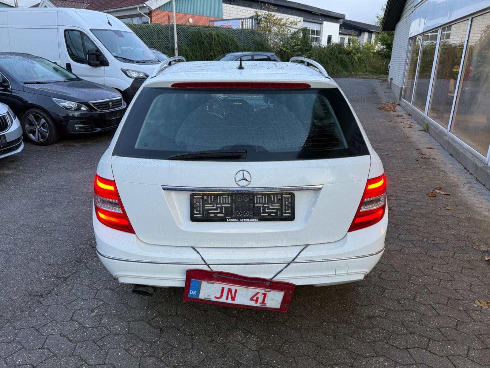 Mercedes-Benz C220 2011 — engine 2.143 cm³, 170 HP (125kW)