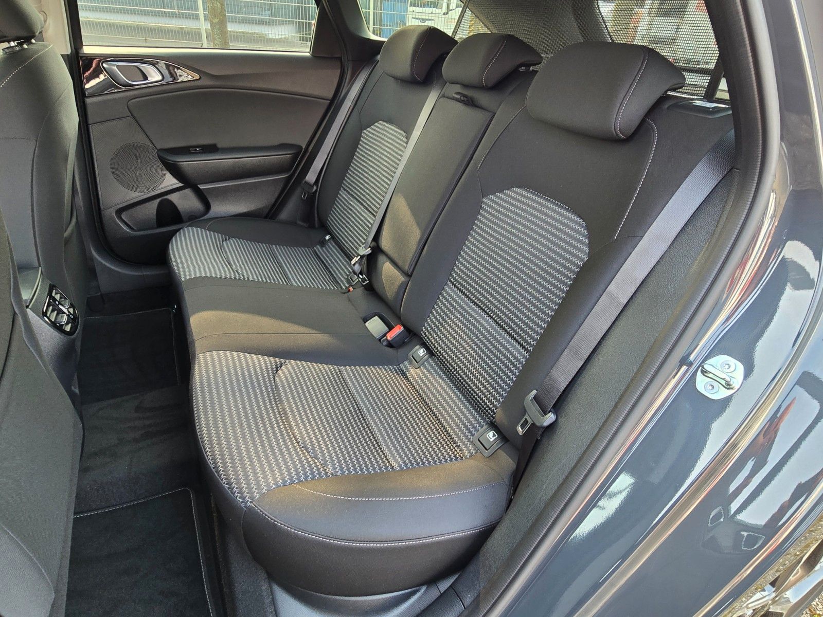Fahrzeugabbildung Kia Ceed_5 1.5T 48V DCT 140 ULTIMATE STD