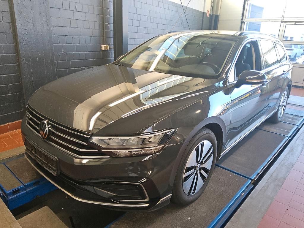 Volkswagen Passat Variant - 1