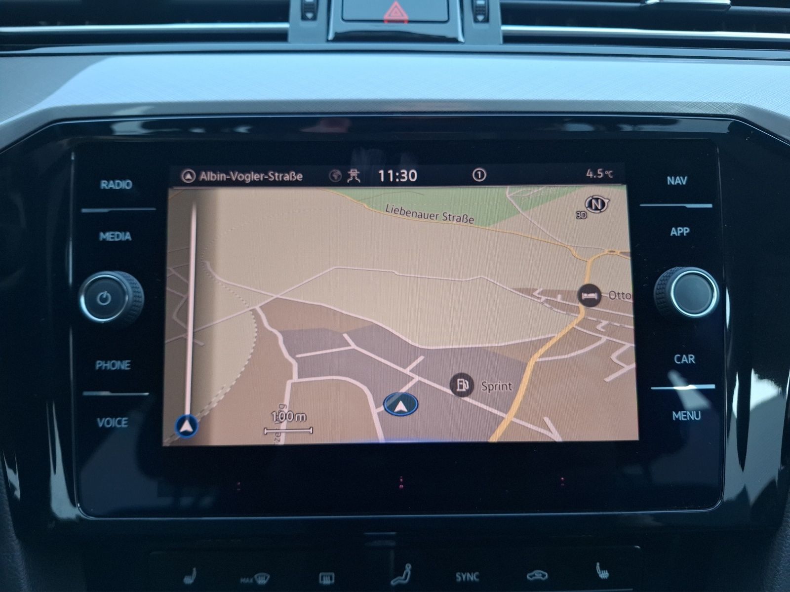 Fahrzeugabbildung Volkswagen Passat Variant TSI Business DSG Matrix Navi ACC