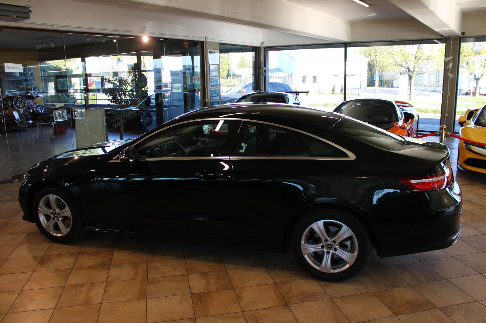 Mercedes-Benz E 200 Coupe *Sonderlack+2. Hand+Top*