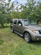 Nissan Pathfinder 4.0 Premium Premium - Nissan Pathfinder mit Benzin-Antrieb