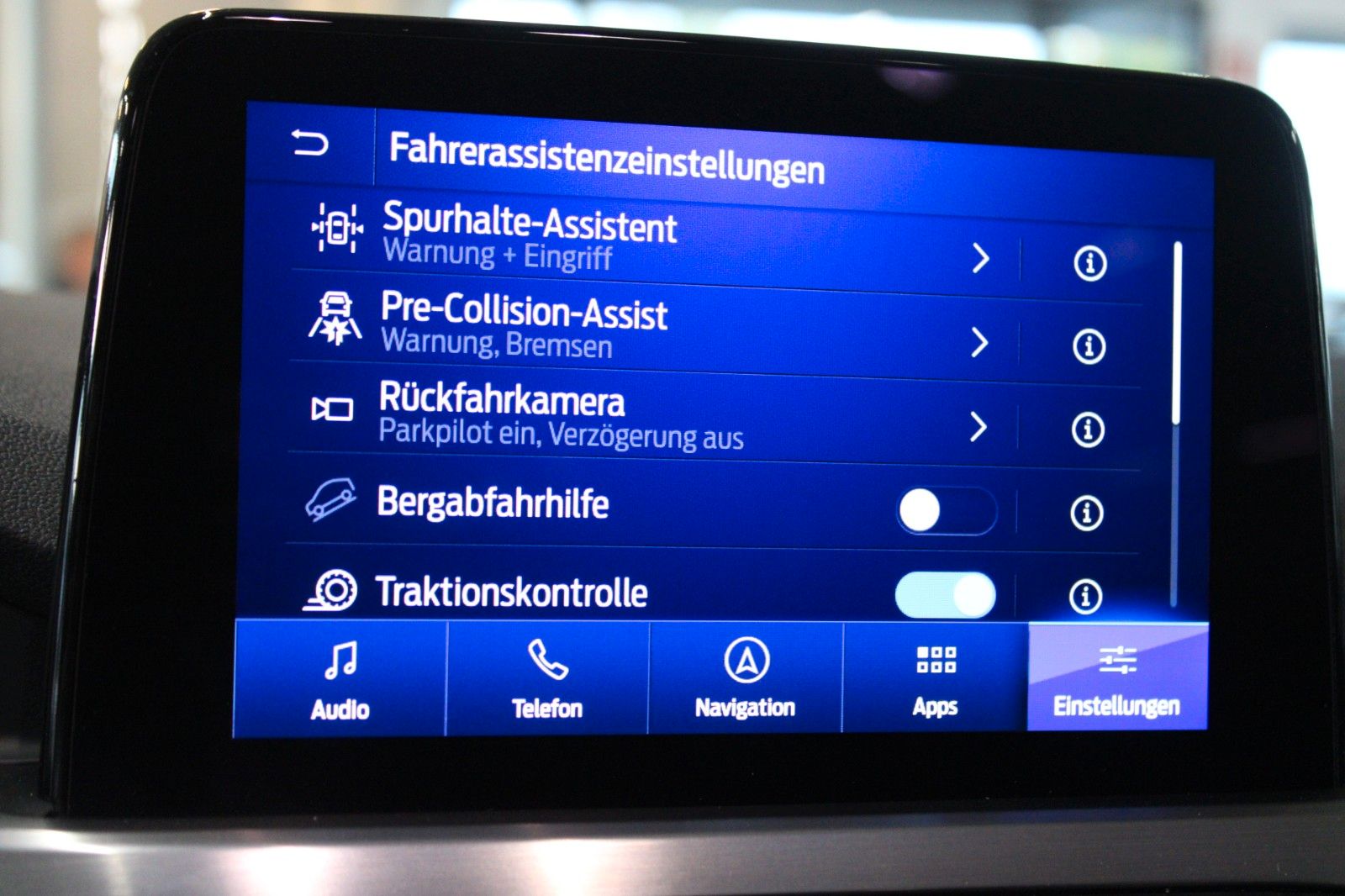 Fahrzeugabbildung Ford Kuga PHEV Aut. Titanium LED NAVI WinterPaket