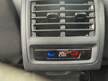 Volkswagen Golf VIII Variant Life+Virt.Cock+SHZ+Navi+LED+Ga