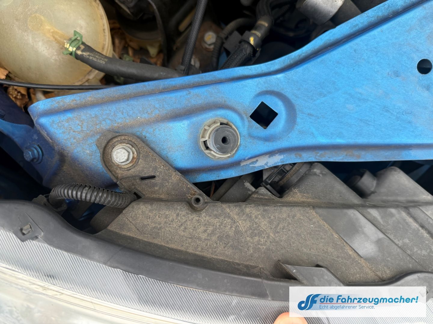 Fahrzeugabbildung Dacia Lodgy Stepway 1.2 TCe 115 *FRONTSCHADEN