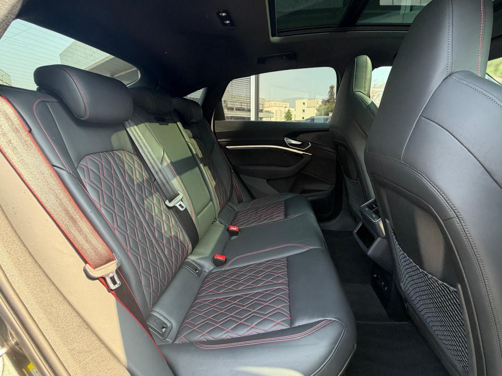 Fahrzeugabbildung Audi SQ8 e-tron QATT SPORTBACK BLACK EDIT NAPPA+PANO+