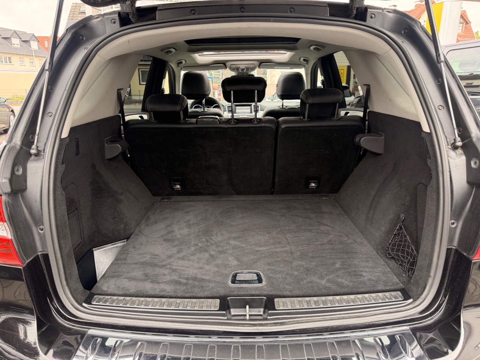 Mercedes-Benz ML 350 ML BlueTec 4Matic AMG*Pano.*AHK*