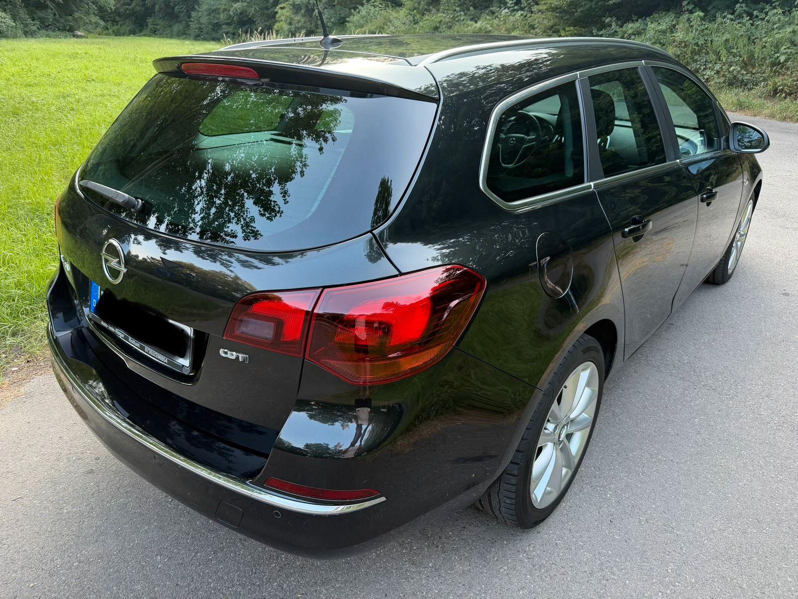 Opel Astra 2013 — photo 5
