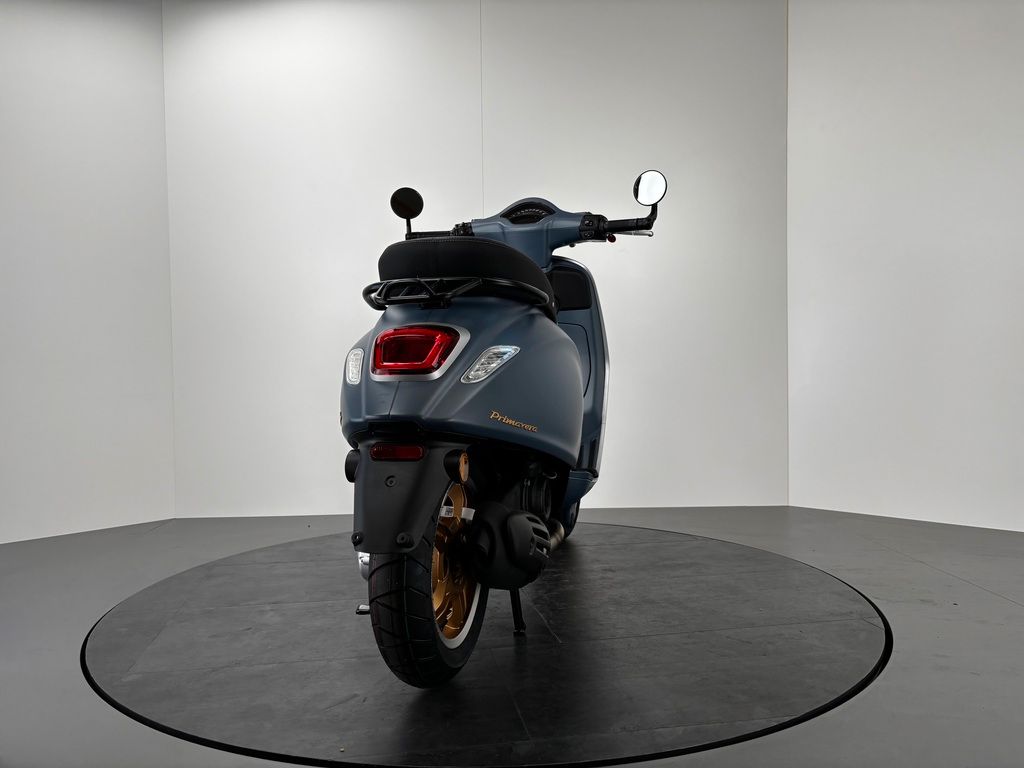 Fahrzeugabbildung Vespa PRIMAVERA 50 Officina 8 *NEUFAHRZEUG*