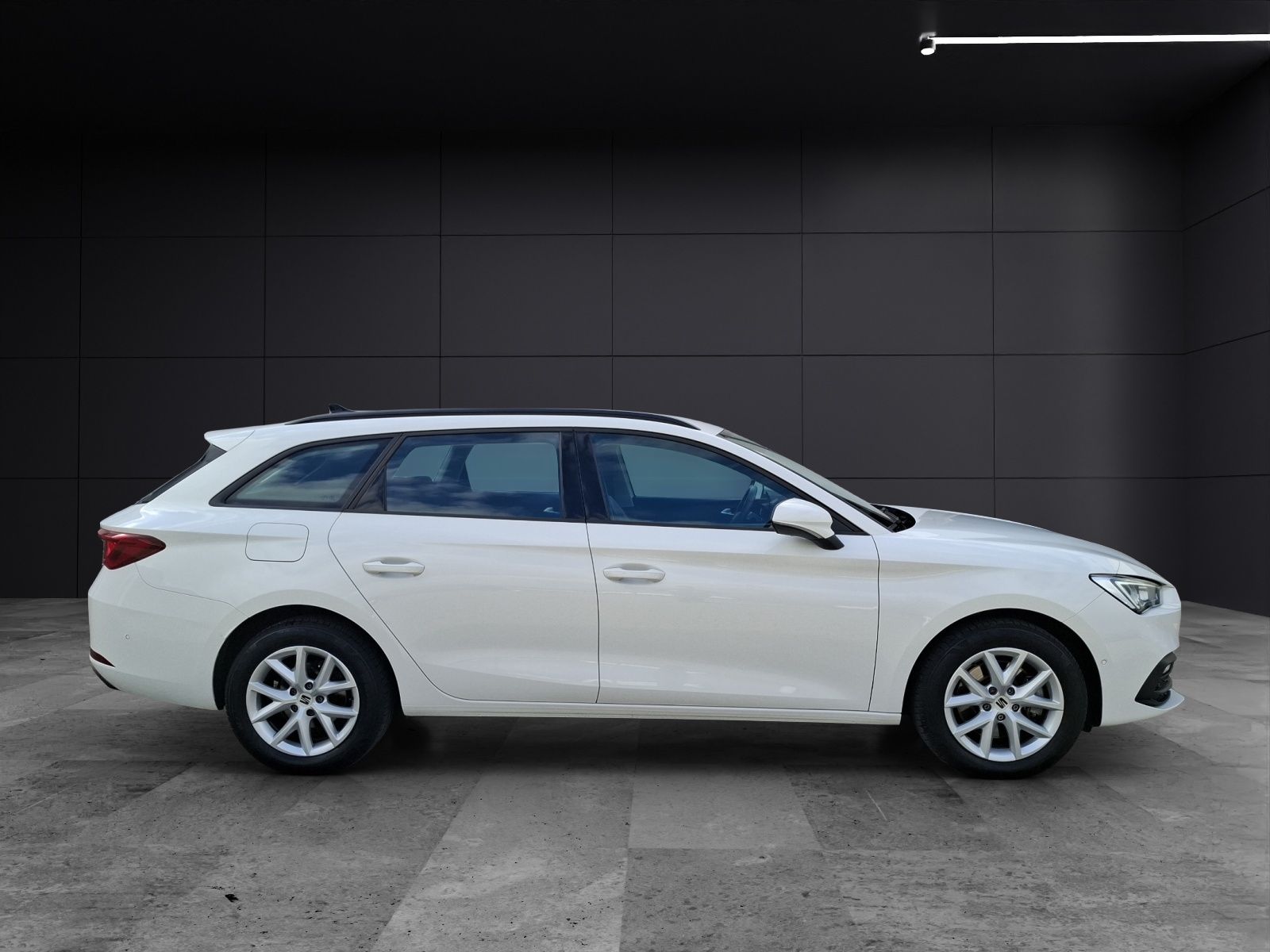 Fahrzeugabbildung SEAT Leon ST TDI Style DSG LED Navi AID ACC RFK SH