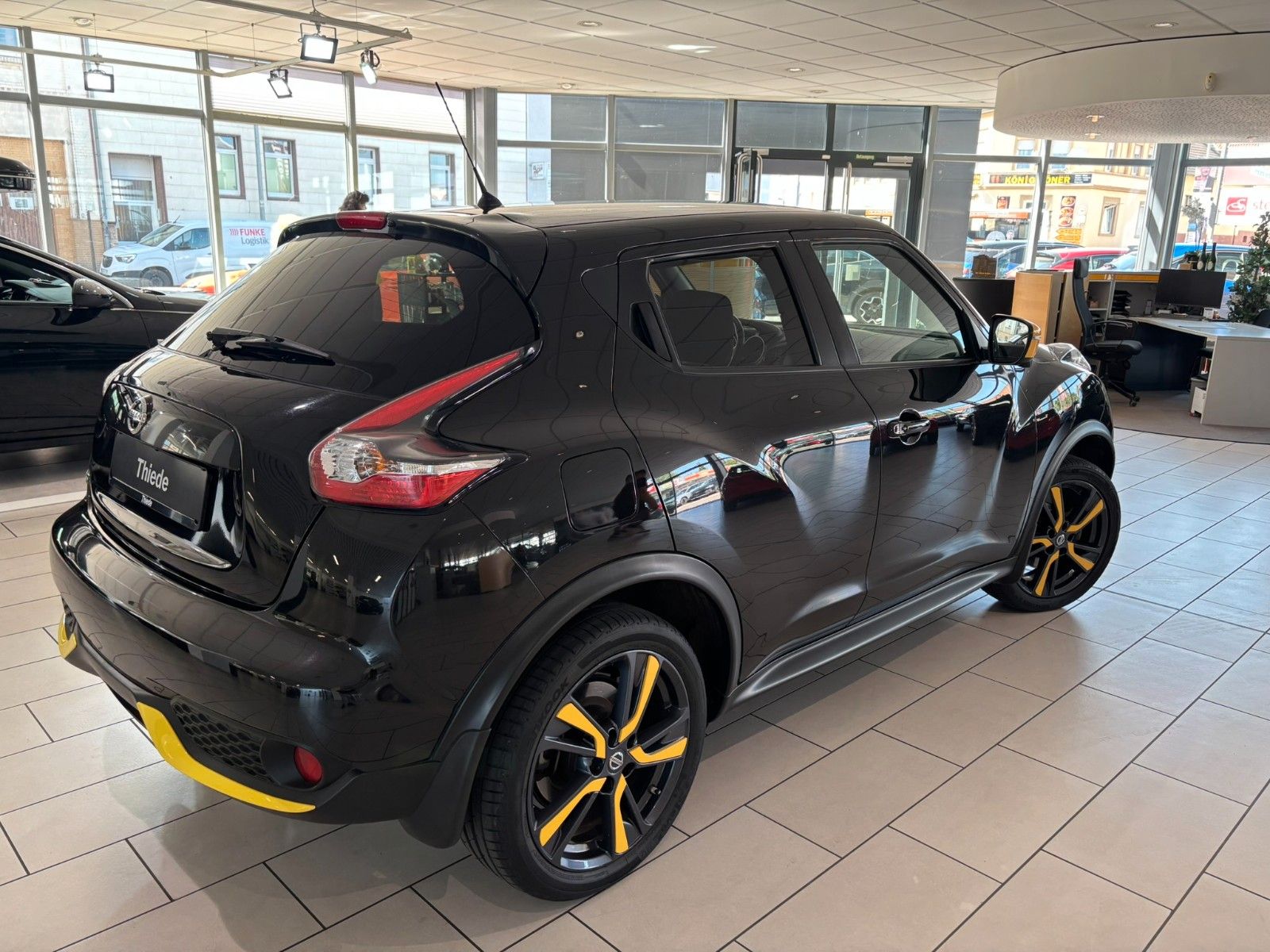 Fahrzeugabbildung Nissan Juke 1.6 NAVI/SHZ/KAMERA/ALU/1.HAND