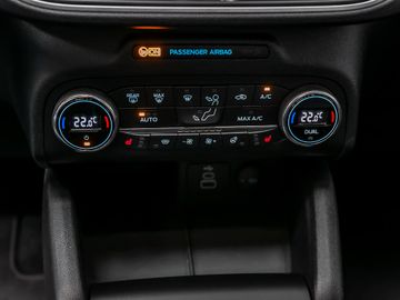 Ford Kuga Plug-In Hybrid Cool&Connect NAVI PDC WINTER