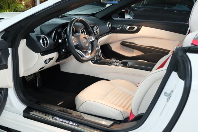 Fahrzeugabbildung Mercedes-Benz SL 400 Designo AMG/Glasd./Distr./Sitzl./Top